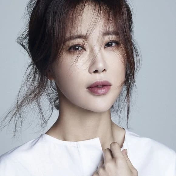 Baek Ji-young portrait