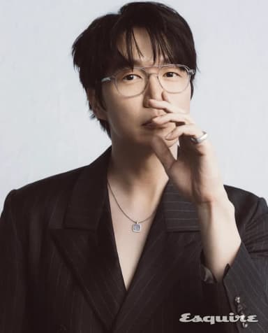 Sung Si Kyung portrait