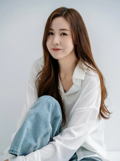 Kan Mi-youn portrait