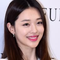 Sulli portrait