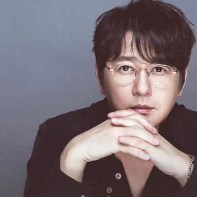 Shin Seung-hun portrait