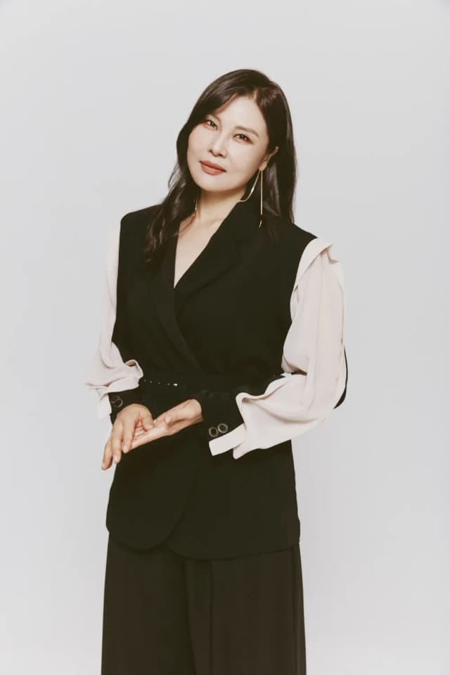 Shin Yeon Ah portrait