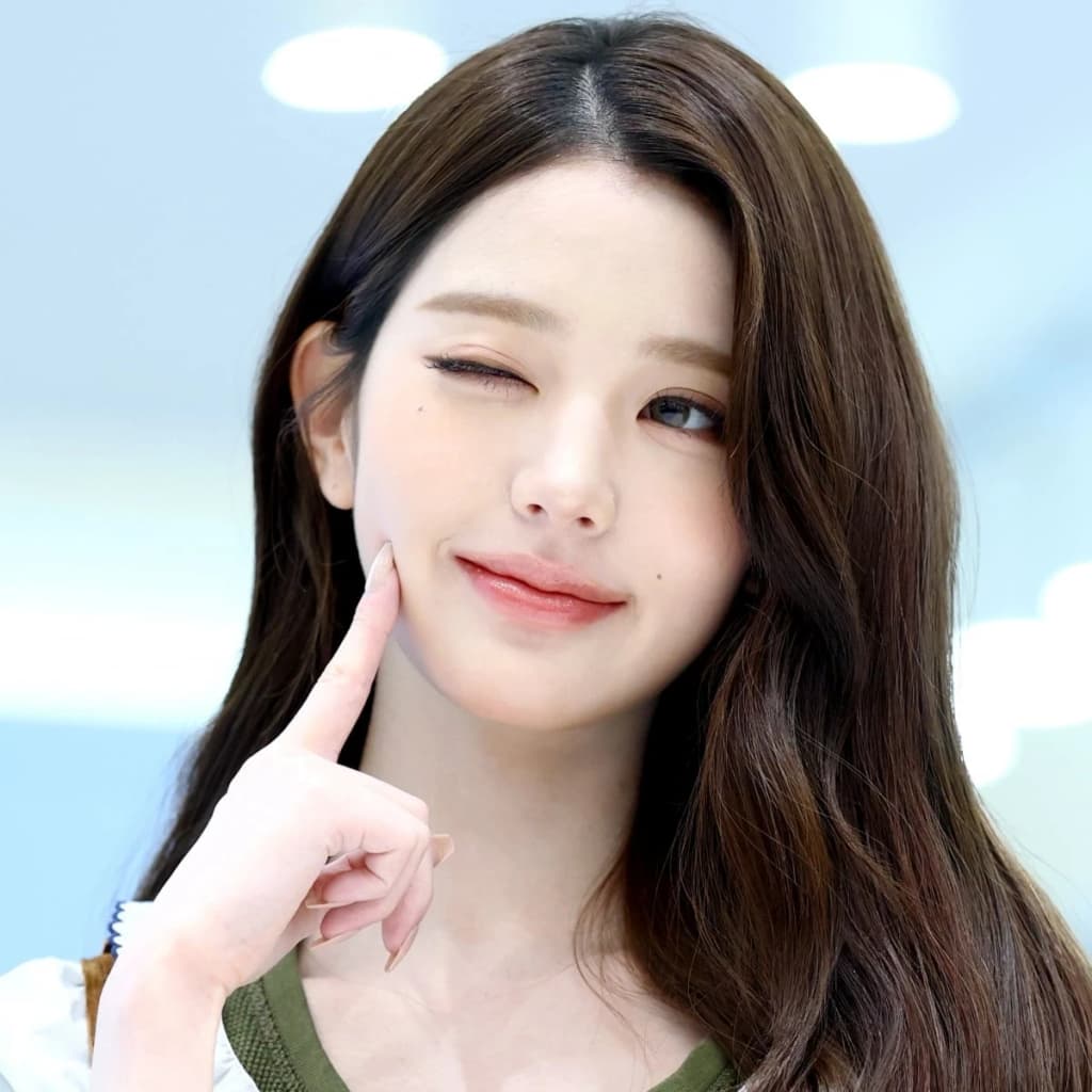 Jang Wonyoung portrait