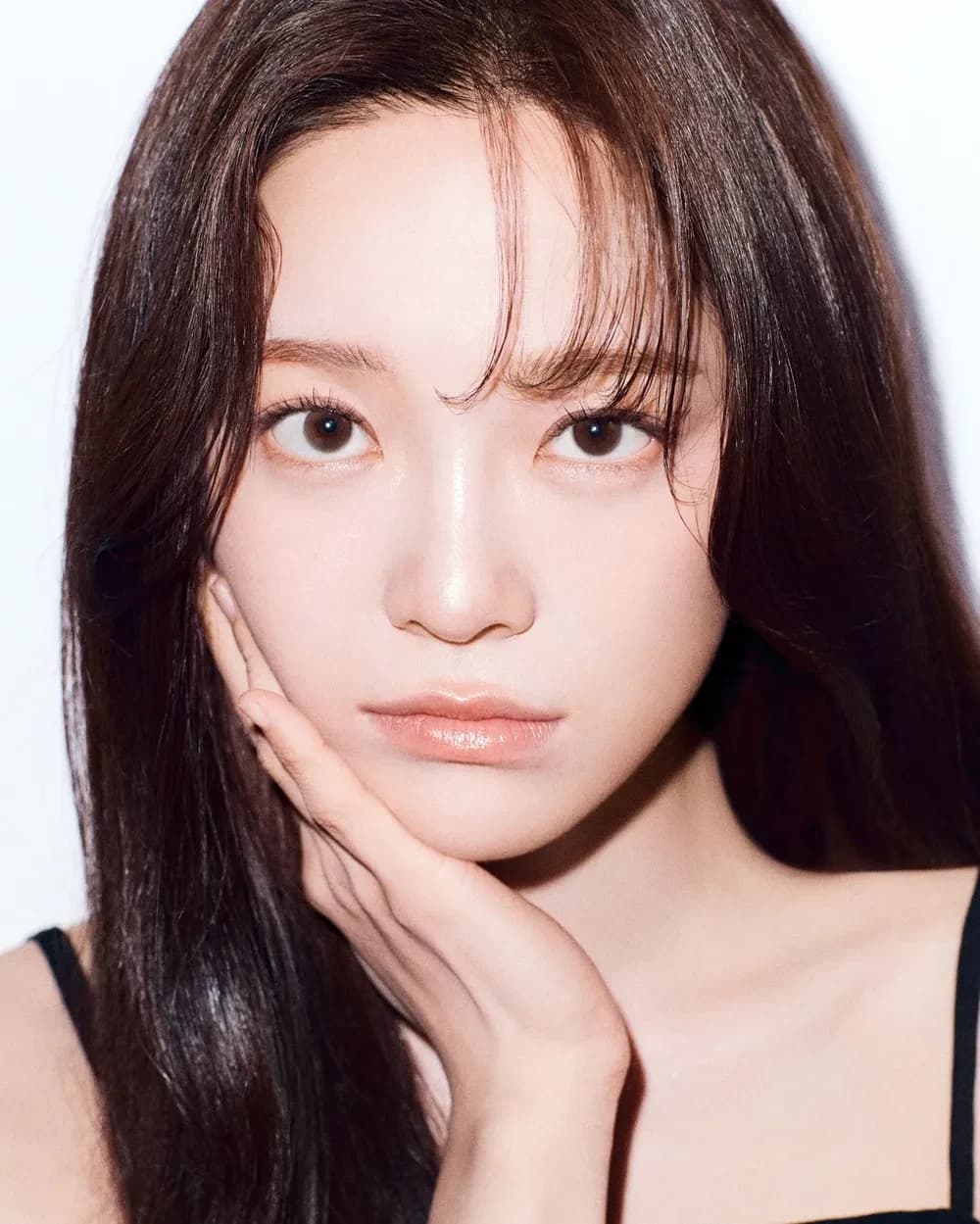 Kim Sejeong portrait