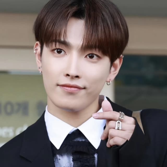 Hongjoong portrait