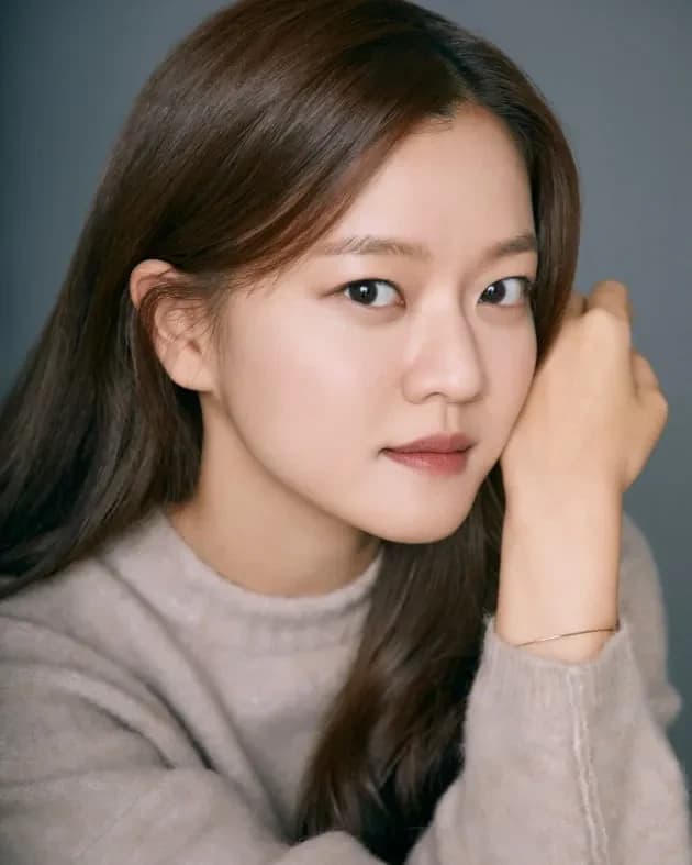 Go Ah-sung portrait