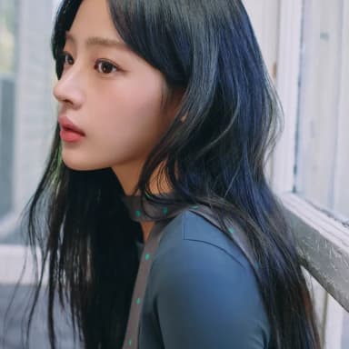 Minji portrait
