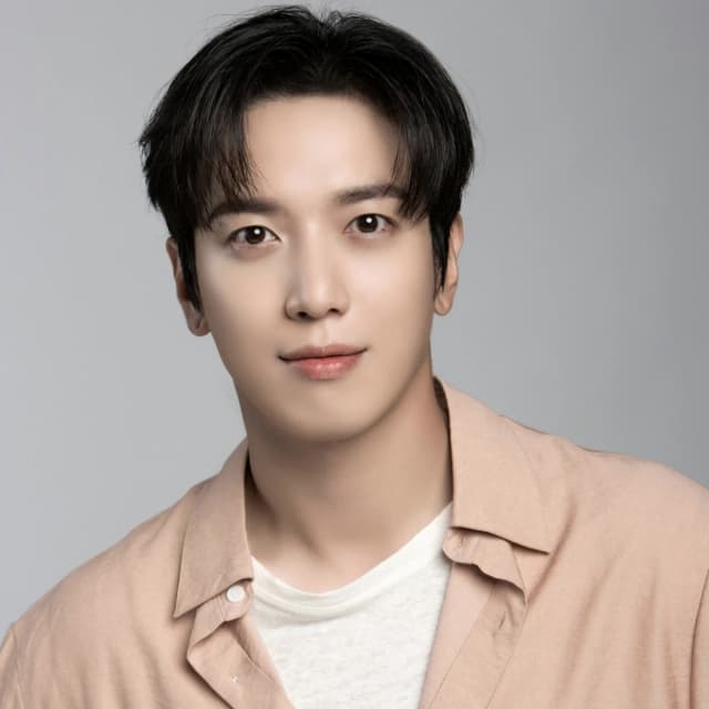Yonghwa portrait