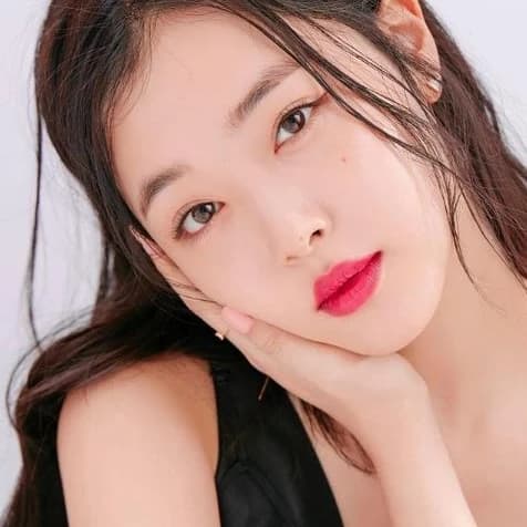 Sulli portrait