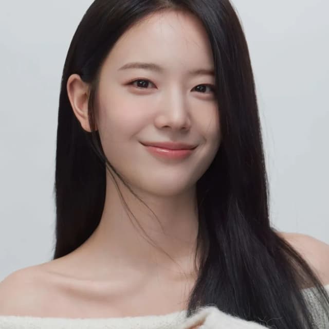Jang Gyu-ri portrait
