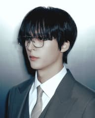 Son Dongwoon portrait