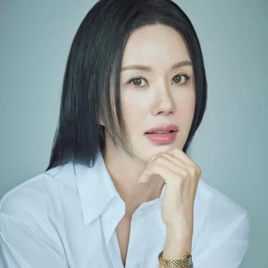 Uhm Junghwa portrait